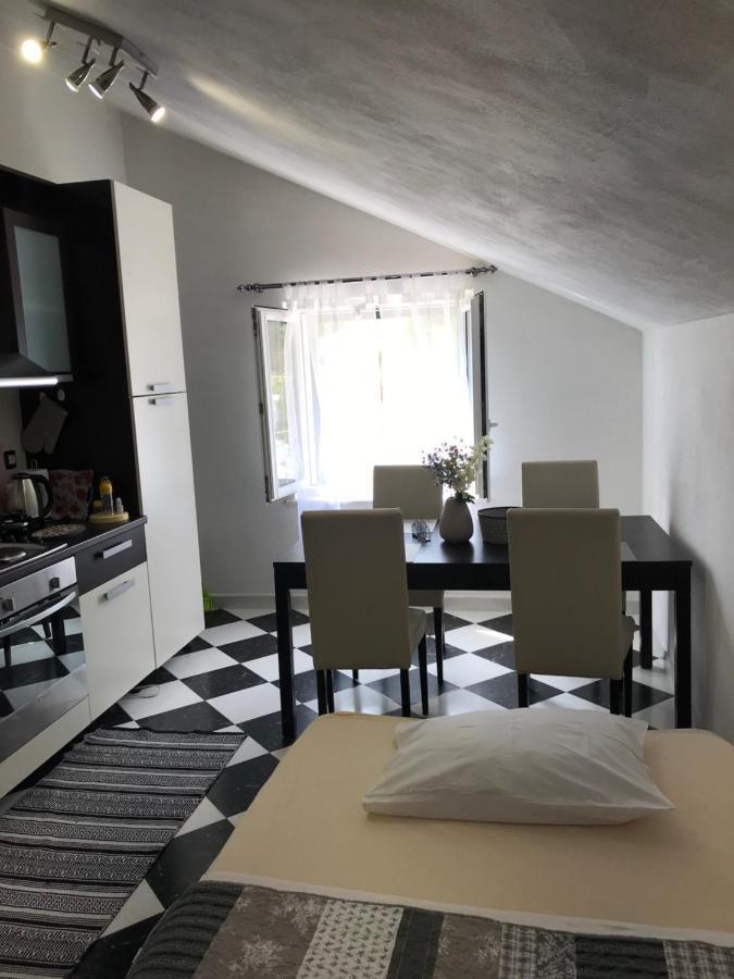Apartments Renata Pucisca Dış mekan fotoğraf