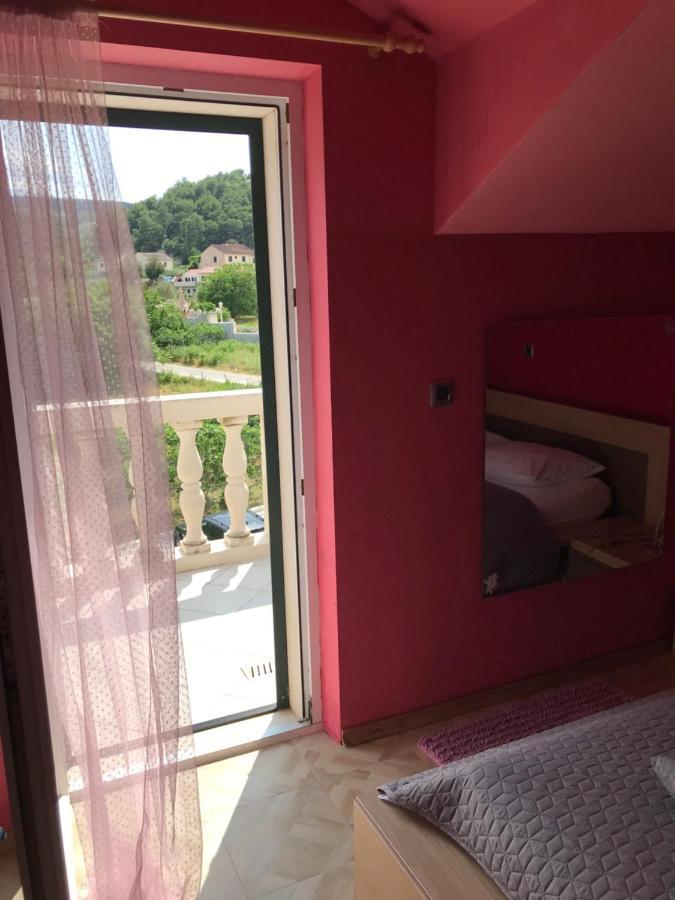 Apartments Renata Pucisca Dış mekan fotoğraf