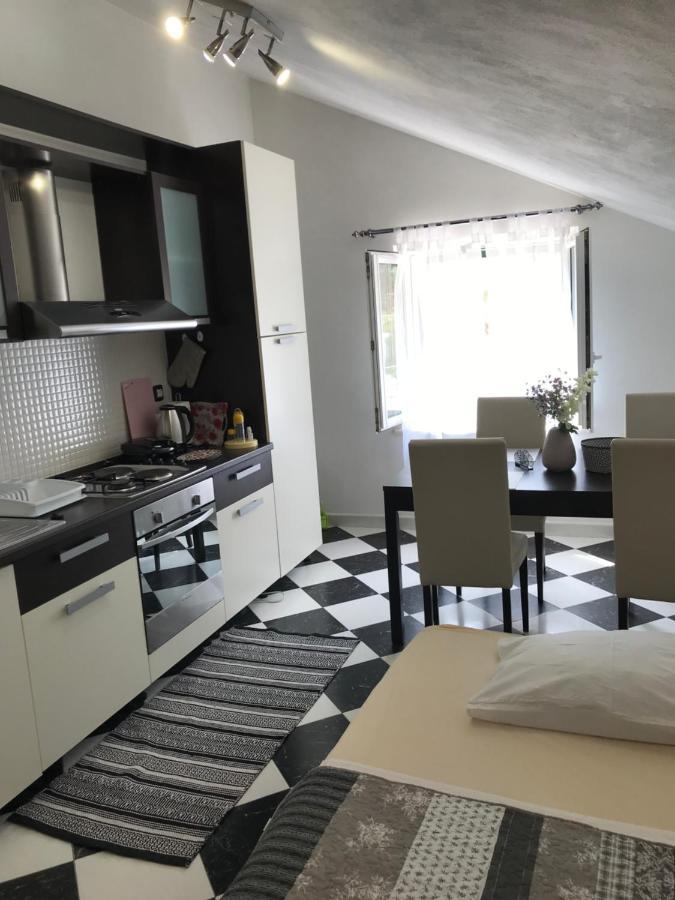 Apartments Renata Pucisca Dış mekan fotoğraf