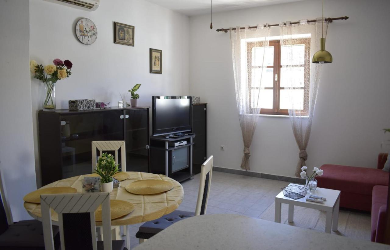 Apartments Renata Pucisca Dış mekan fotoğraf